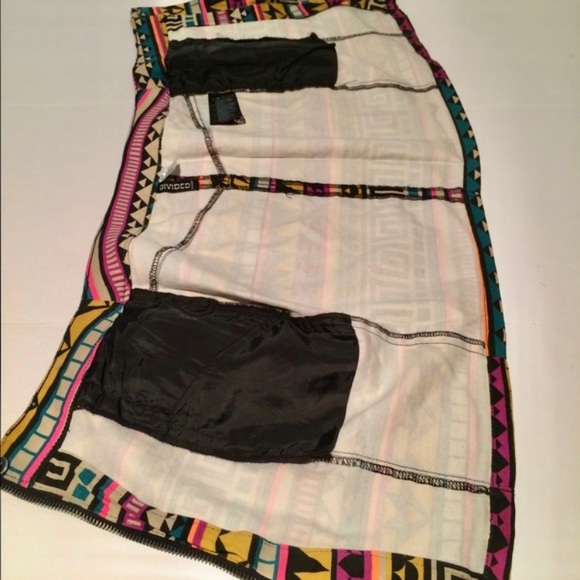 H&M Tribal Print Mini Skirt - Picture 5 of 6